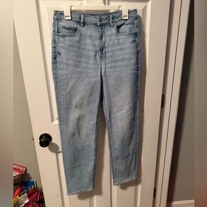 Women's American Eagle Mom Straight Jeans Size 8